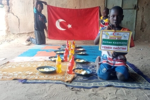 Afrika Kamerun yetim ve yoksul çocuklara yemek dağıtımı yapıldı Ekim 2022
