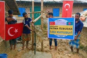 Arakan kampları Merhume FATMA Õzbudak su kuyusu sondaj ve suyun bulunması kuyu taşı yapilmasi