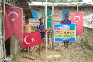 Arakan kampları Merhume FATMA Õzbudak su kuyusu sondaj ve suyun bulunması kuyu taşı yapilmasi