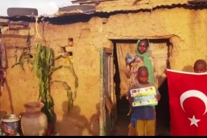 Afrika Kamerunun yoksul köylerindeki ailelere kurban eti dağıtımında bulunduk Ekim 2022