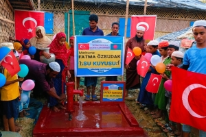 Merhume FATMA Õzbudak su kuyusu açılışınıi yaptık ARAKAN KAMPLARI Ekim 2022