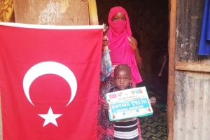 Afrika Kamerunun yoksul köylerindeki ailelere kurban eti dağıtımında bulunduk Ekim 2022