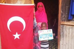 Afrika Kamerunun yoksul köylerindeki ailelere kurban eti dağıtımında bulunduk Ekim 2022