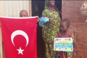 Afrika Kamerunun yoksul köylerindeki ailelere kurban eti dağıtımında bulunduk Ekim 2022
