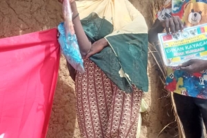 Afrika Kamerun köylerinde Adak kurbanı keserek yetim ve yoksul aileleri evlerinde ziyaret ederek dağıttik Ekim 2022