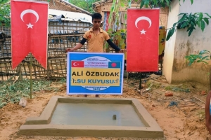 Ali özbudak su kuyusu Bangladeş Arakan kampları kuyu havuzu ve taşının yapilmasi Ekim 2022