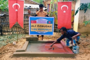 Ali özbudak su kuyusu Bangladeş Arakan kampları kuyu havuzu ve taşının yapilmasi Ekim 2022