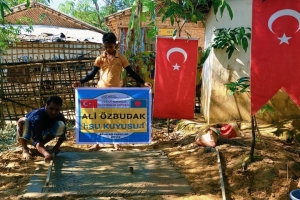 Ali özbudak su kuyusu Bangladeş Arakan kampları kuyu havuzu ve taşının yapilmasi Ekim 2022