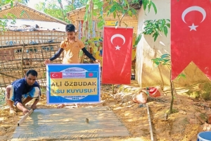 Ali özbudak su kuyusu Bangladeş Arakan kampları kuyu havuzu ve taşının yapilmasi Ekim 2022