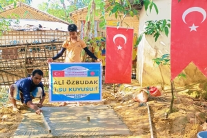 Ali özbudak su kuyusu Bangladeş Arakan kampları kuyu havuzu ve taşının yapilmasi Ekim 2022