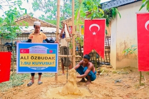 ALİ özbudak su kuyusu Bangladeş Arakan kampları su kuyusu sondaj çalışmaları ve suyun bulunması Ekim 2022