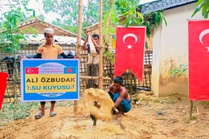 ALİ özbudak su kuyusu Bangladeş Arakan kampları su kuyusu sondaj çalışmaları ve suyun bulunması Ekim 2022