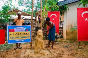 ALİ özbudak su kuyusu Bangladeş Arakan kampları su kuyusu sondaj çalışmaları ve suyun bulunması Ekim 2022