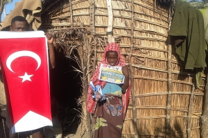 Afrika Madagaskar köylerinde hayırseverimiz adına şifa kurbanı kesilip yetim ve yoksul ailelere dağıtıldı Ekim 2022