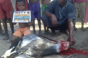 Afrika Madagaskar köylerinde hayırseverimiz adına şifa kurbanı kesilip yetim ve yoksul ailelere dağıtıldı Ekim 2022