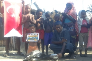 Afrika Madagaskar köylerinde hayırseverimiz adına şifa kurbanı kesilip yetim ve yoksul ailelere dağıtıldı Ekim 2022