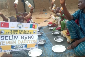 Afrika kamerun'da mevlit kandili dolayısıyla yemek ve ekmek ikramında bulunduk 07 Ekim 2022
