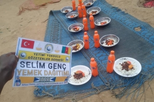 Afrika kamerun'da mevlit kandili dolayısıyla yemek ve ekmek ikramında bulunduk 07 Ekim 2022