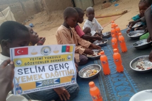 Afrika kamerun'da mevlit kandili dolayısıyla yemek ve ekmek ikramında bulunduk 07 Ekim 2022