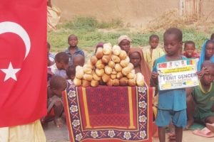 Afrika kamerun'da mevlit kandili dolayısıyla yemek ve ekmek ikramında bulunduk 07 Ekim 2022