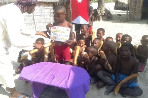 Africa madagaskar'da yetim yoksul çocuklara ekmek dağıtımlarimiz devam ediyor Yetimi yoksulu gözetenler uluslararası insani yardım ve eğitim derneği 