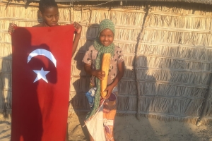 Bugün Madagaskar'in Andranomena köyünde ekmek dagitiminda bulunduk