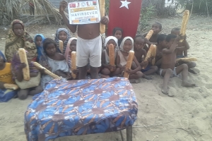 Madagaskardaki ekmek Dağıtımlarımız devam ediyor Yetimi yoksulu gozetenler uluslararası insani yardım ve eğitim derneği 