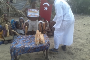 Madagaskardaki ekmek Dağıtımlarımız devam ediyor Yetimi yoksulu gozetenler uluslararası insani yardım ve eğitim derneği 