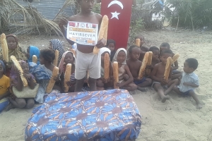 Madagaskardaki ekmek Dağıtımlarımız devam ediyor Yetimi yoksulu gozetenler uluslararası insani yardım ve eğitim derneği 