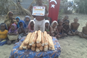 Madagaskardaki ekmek Dağıtımlarımız devam ediyor Yetimi yoksulu gozetenler uluslararası insani yardım ve eğitim derneği 