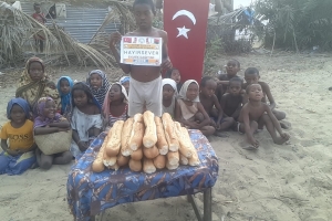 Madagaskardaki ekmek Dağıtımlarımız devam ediyor Yetimi yoksulu gozetenler uluslararası insani yardım ve eğitim derneği 