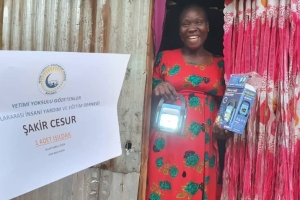 Afrika Uganda ışıldak dağıtım yapıldı 