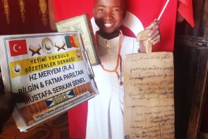 Afrika Kamerun'da Kuranikerim Dağıtımlarımız devam ediyor Yetimi yoksulu gozetenler uluslararası insani yardım ve eğitim derneği 