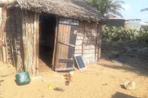 Afrika Madagaskar ülkesinde yetim ve yoksul aileler için akika kurbanı kestirip evlerinde ziyaret ederek etlerin dağıtımını yaptık