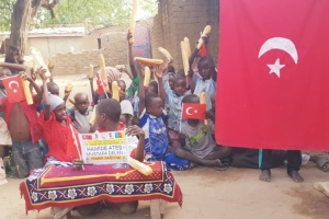 Afrika bölgesindeki ekmek dağıtımlarımız tüm hiziyla devam ediyor