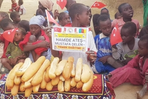 Afrika bölgesindeki ekmek dağıtımlarımız tüm hiziyla devam ediyor