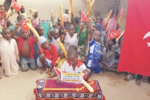 Afrika bölgesindeki ekmek dağıtımlarımız tüm hiziyla devam ediyor