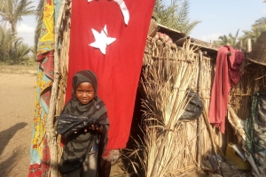 Afrika Madagaskar ülkesinde yetim ve yoksul aileler için akika kurbanı kestirip evlerinde ziyaret ederek etlerin dağıtımını yaptık