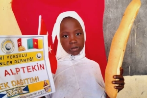 Ekmek dağıtımlarımız Afrika Kamerun'da devam ediyor 