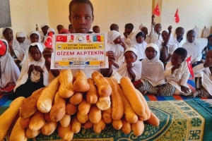Ekmek dağıtımlarımız Afrika Kamerun'da devam ediyor 