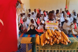 Ekmek dağıtımlarımız Afrika Kamerun'da devam ediyor 