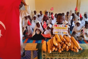 Ekmek dağıtımlarımız Afrika Kamerun'da devam ediyor 