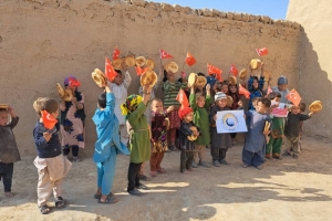Bugün Afganistan Bölgesi'ndeki yetim ve yoksul çocuklara ekmek dağıtımında bulunduk Allah hayır sahiplerinden razı olsun