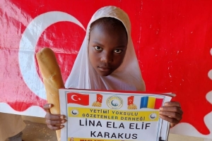 Cad ülkesinde yetim ve yoksul çocuklara ekmek dağıtımında bulunduk 