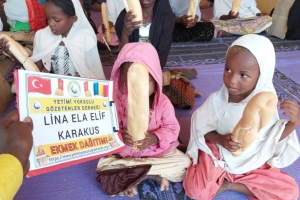 Cad ülkesinde yetim ve yoksul çocuklara ekmek dağıtımında bulunduk 