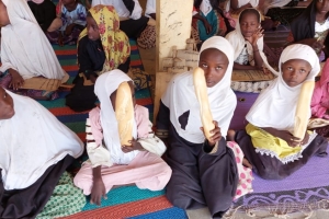 Cad ülkesinde yetim ve yoksul çocuklara ekmek dağıtımında bulunduk 