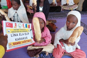 Cad ülkesinde yetim ve yoksul çocuklara ekmek dağıtımında bulunduk 