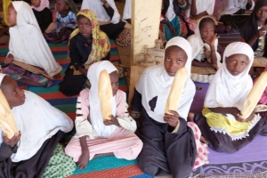 Cad ülkesinde yetim ve yoksul çocuklara ekmek dağıtımında bulunduk 