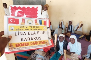 Cad ülkesinde yetim ve yoksul çocuklara ekmek dağıtımında bulunduk 