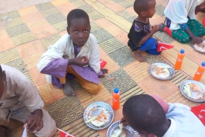 Çad ülkesinde yemek dağıtımı yapıldı Kasım 2022